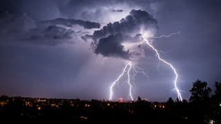 Gewitter und Starkregen: So schützt du dich richtig