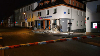Unbekannte sprengen Geldautomaten in Heringen - Fahndung läuft