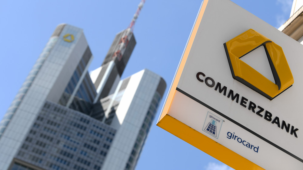 Die Commerzbank hat bereits 7.000 von geplanten 10.000 Stellen abgebaut.