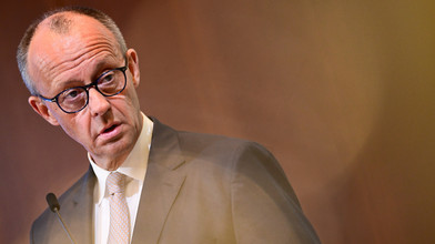 Umfragewerte von Kanzler Merz auf historischem Tiefpunkt