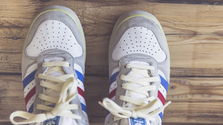 So werden deine Sneaker sauber: Tipps zum Schuhe putzen
