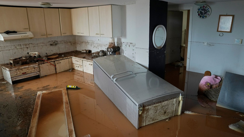 Starke Regenfälle und Saharastaub setzen Ägäis zu