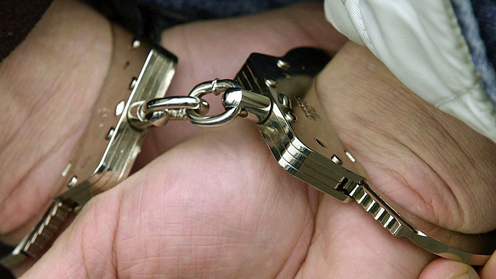 Zwei mutmaßliche Kriegswaffenhändler sind in Südhessen festgenommen worden. Sie sitzen jetzt in U-Haft.