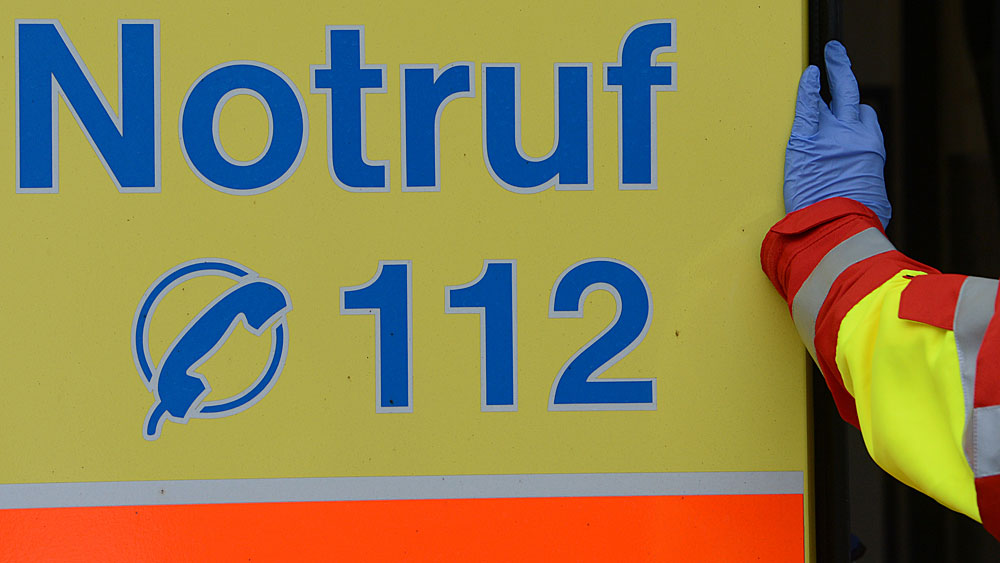 In Poppenhausen hat ein LKW-Fahrer einem Autofahrer die Vorfahrt genommen - eine 71-Jährige wurde dabei verletzt (Symbolbild). 
